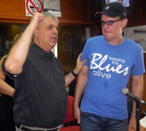 הגיטריסט ג'ו בונמסה